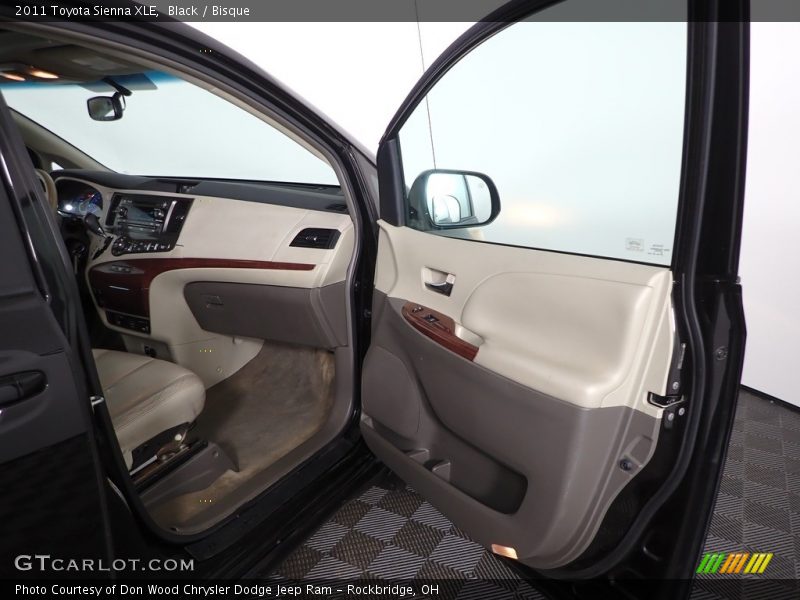 Black / Bisque 2011 Toyota Sienna XLE
