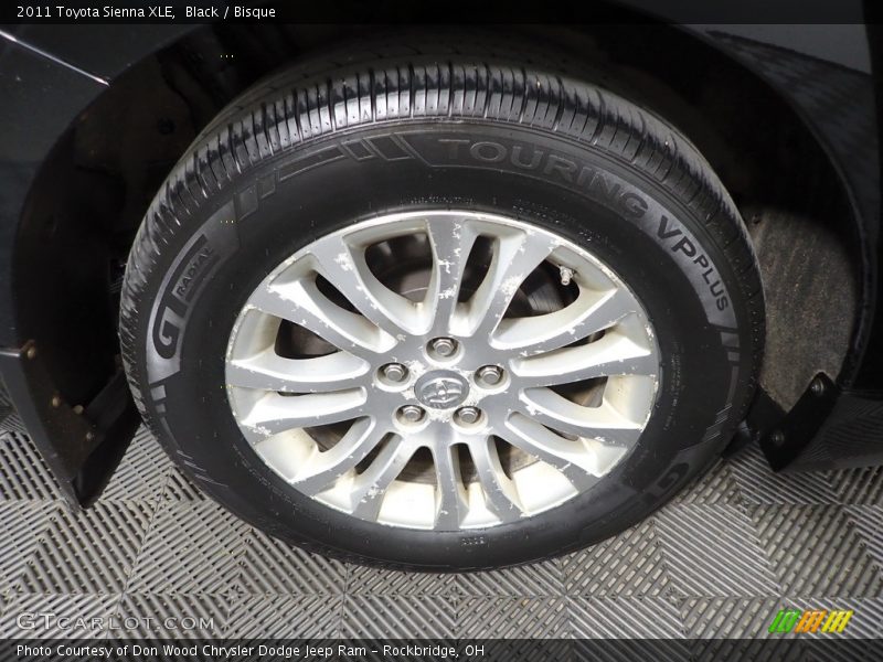 Black / Bisque 2011 Toyota Sienna XLE