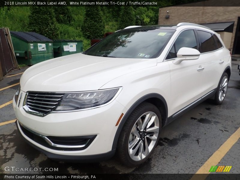 Front 3/4 View of 2018 MKX Black Label AWD