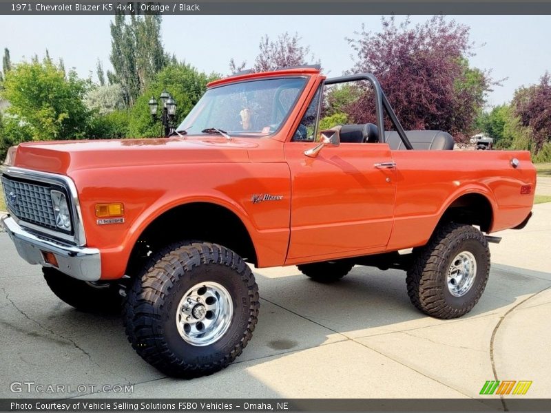 Front 3/4 View of 1971 Blazer K5 4x4