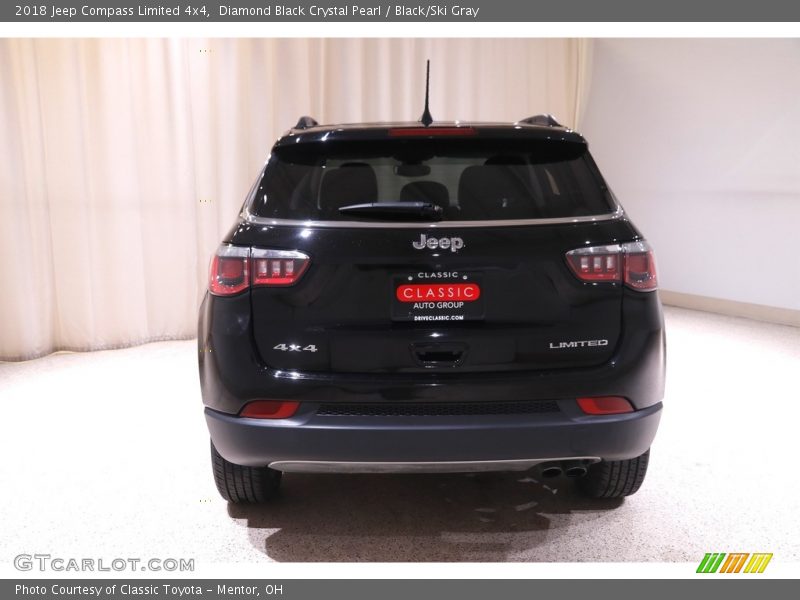 Diamond Black Crystal Pearl / Black/Ski Gray 2018 Jeep Compass Limited 4x4