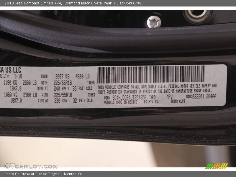 Diamond Black Crystal Pearl / Black/Ski Gray 2018 Jeep Compass Limited 4x4