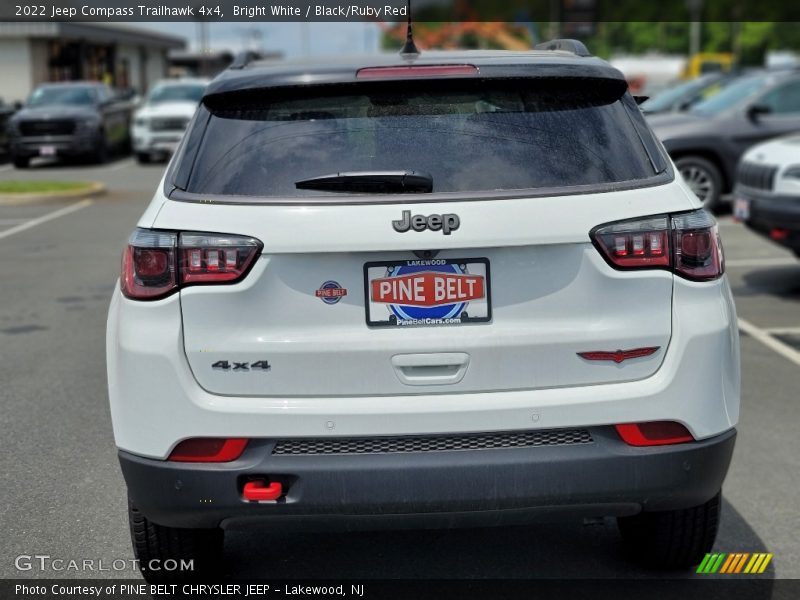 Bright White / Black/Ruby Red 2022 Jeep Compass Trailhawk 4x4