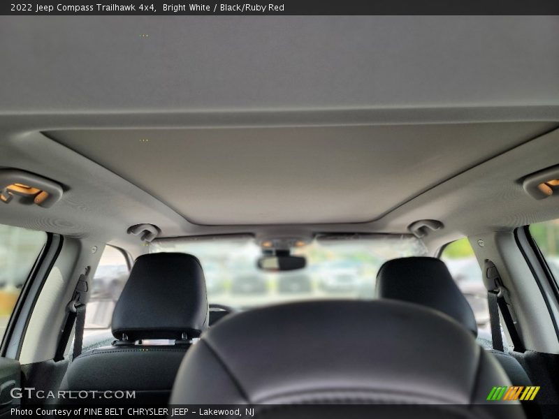 Bright White / Black/Ruby Red 2022 Jeep Compass Trailhawk 4x4