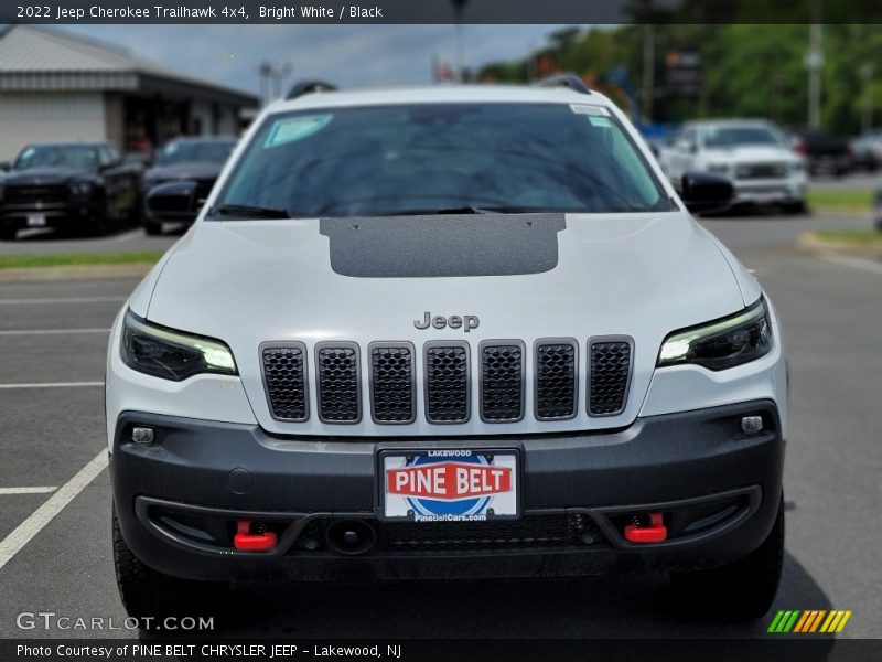 Bright White / Black 2022 Jeep Cherokee Trailhawk 4x4