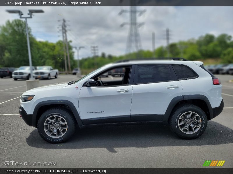 Bright White / Black 2022 Jeep Cherokee Trailhawk 4x4