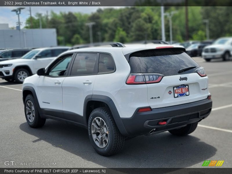 Bright White / Black 2022 Jeep Cherokee Trailhawk 4x4
