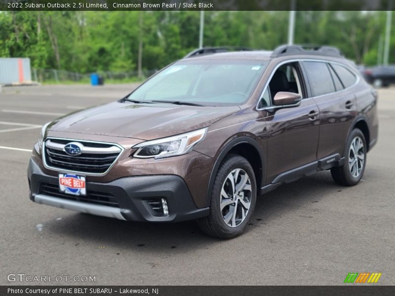 Front 3/4 View of 2022 Outback 2.5i Limited