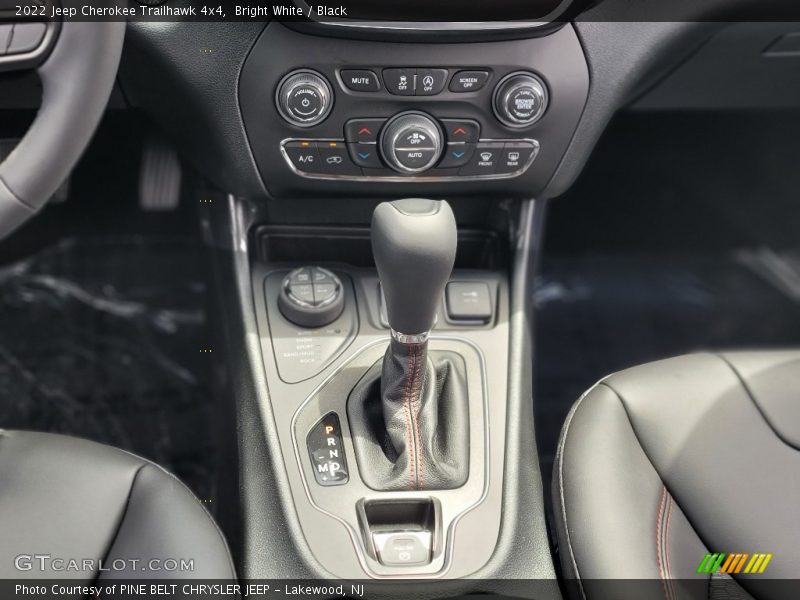 Bright White / Black 2022 Jeep Cherokee Trailhawk 4x4