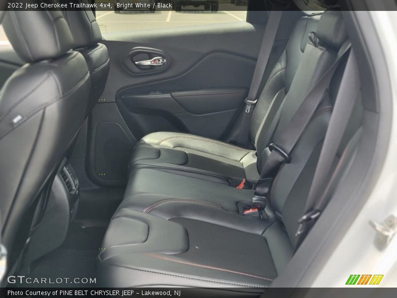 Bright White / Black 2022 Jeep Cherokee Trailhawk 4x4