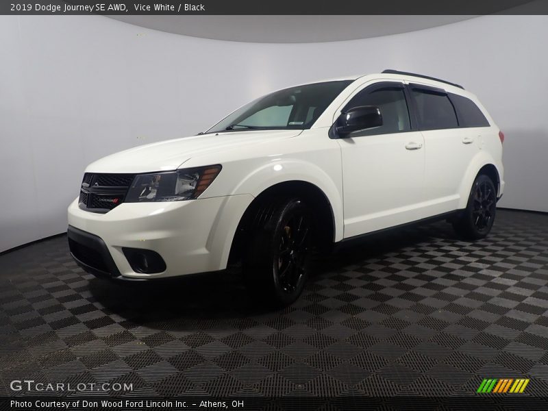 Vice White / Black 2019 Dodge Journey SE AWD