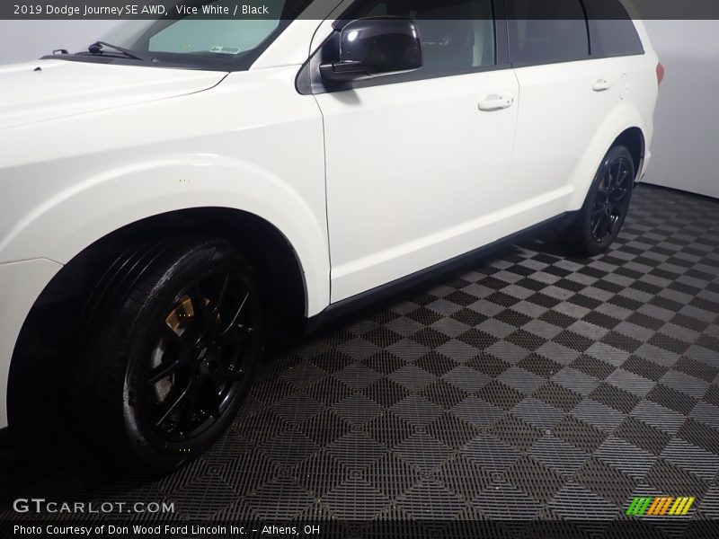 Vice White / Black 2019 Dodge Journey SE AWD