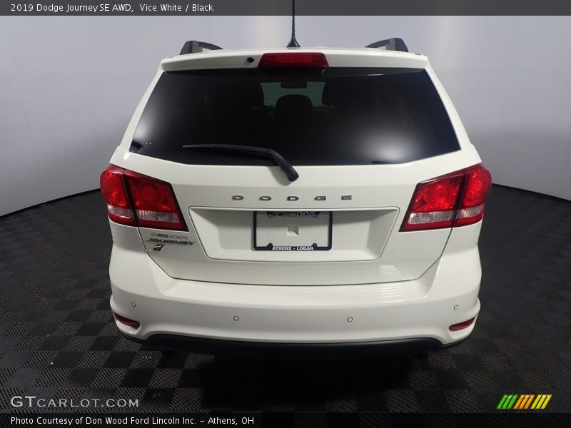 Vice White / Black 2019 Dodge Journey SE AWD