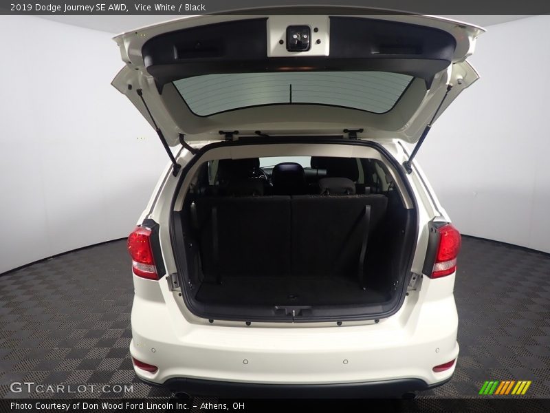 Vice White / Black 2019 Dodge Journey SE AWD