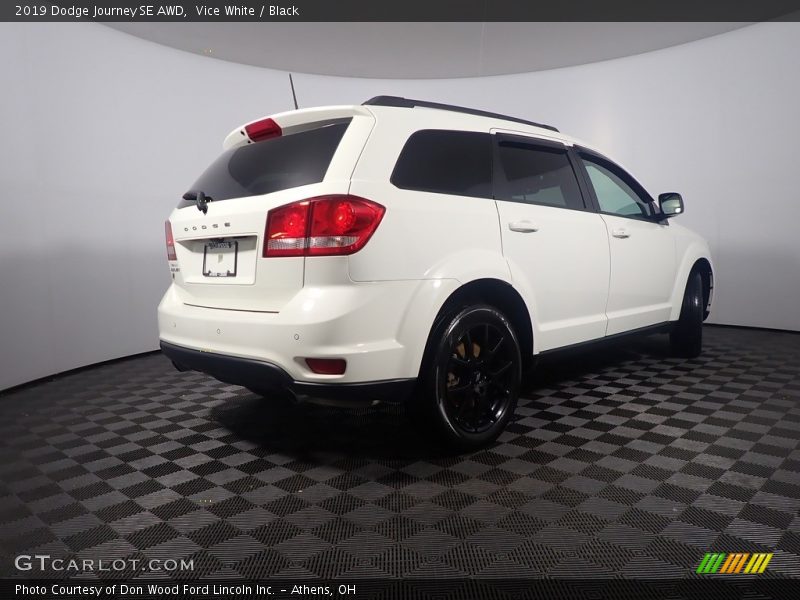 Vice White / Black 2019 Dodge Journey SE AWD