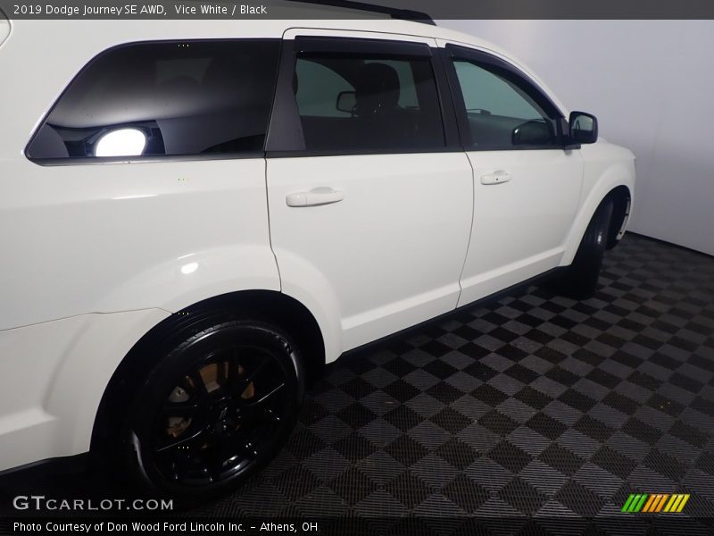 Vice White / Black 2019 Dodge Journey SE AWD