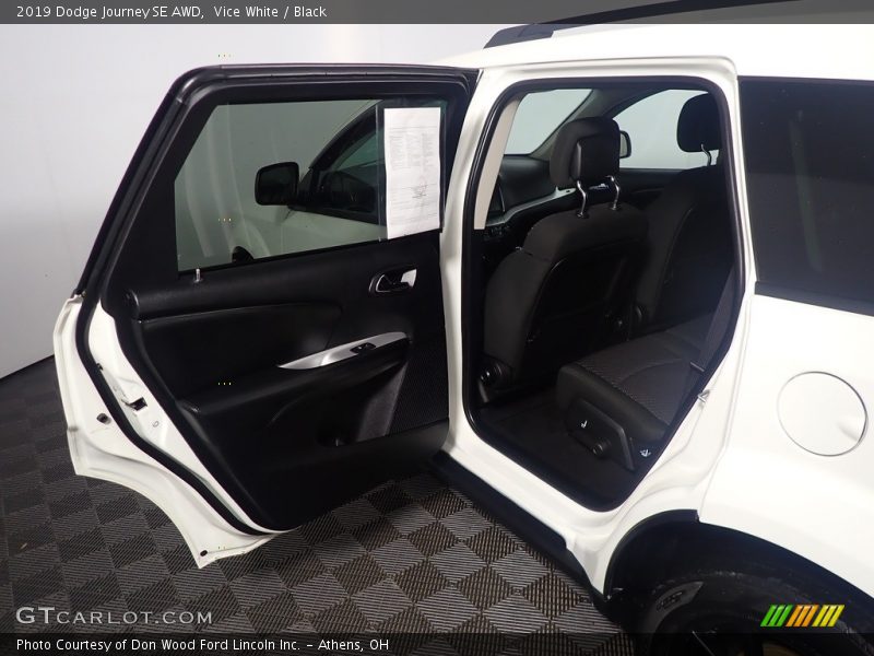 Vice White / Black 2019 Dodge Journey SE AWD