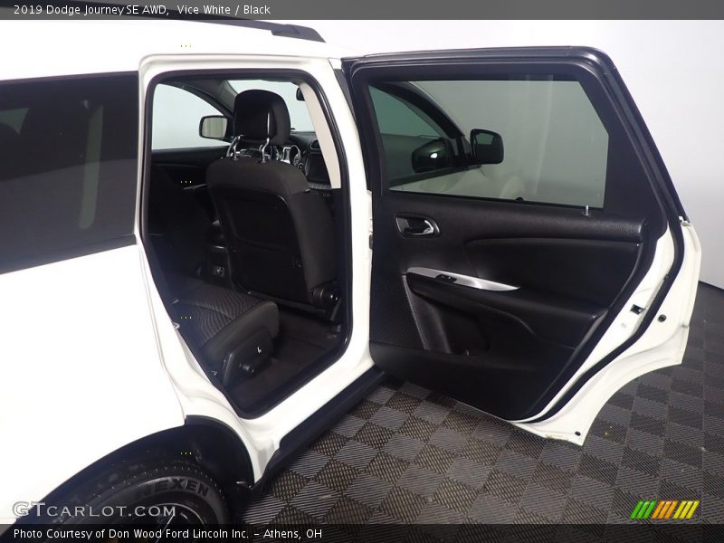 Vice White / Black 2019 Dodge Journey SE AWD