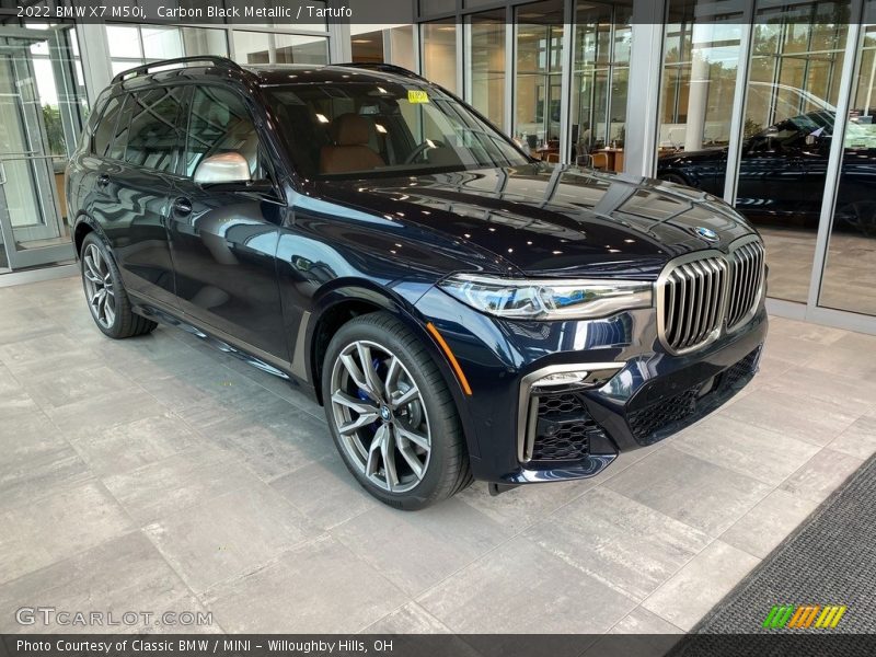 Carbon Black Metallic / Tartufo 2022 BMW X7 M50i