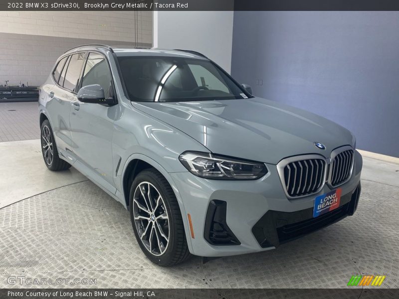 Front 3/4 View of 2022 X3 sDrive30i