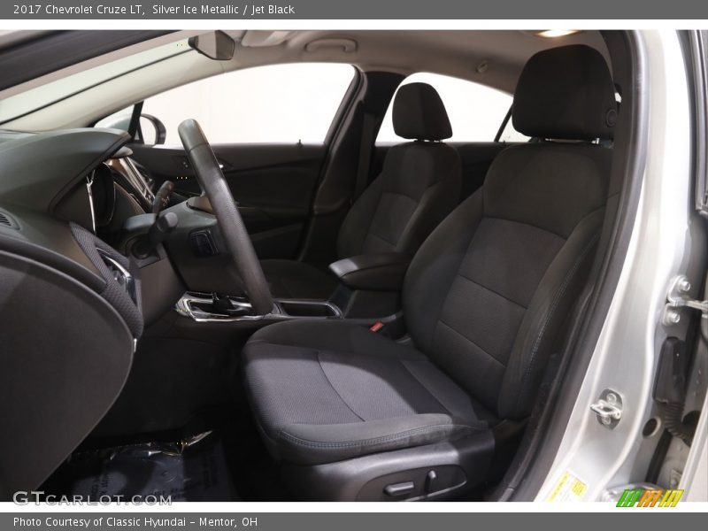 Silver Ice Metallic / Jet Black 2017 Chevrolet Cruze LT