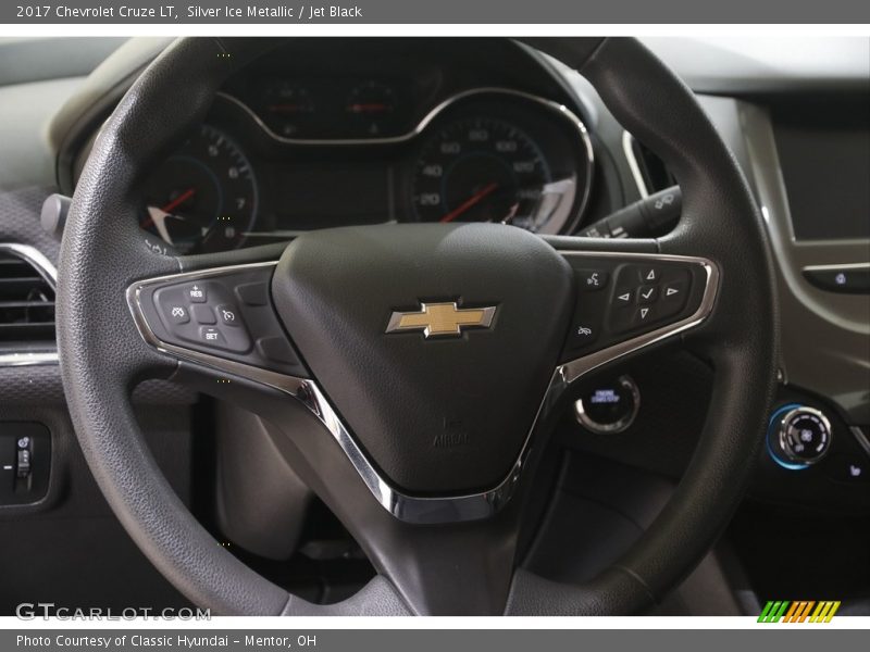 Silver Ice Metallic / Jet Black 2017 Chevrolet Cruze LT