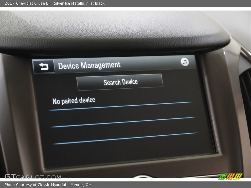Silver Ice Metallic / Jet Black 2017 Chevrolet Cruze LT