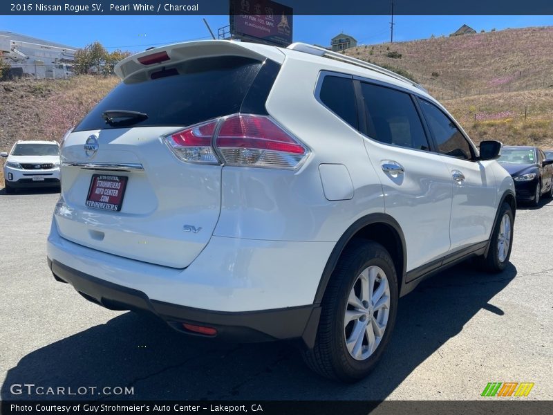 Pearl White / Charcoal 2016 Nissan Rogue SV