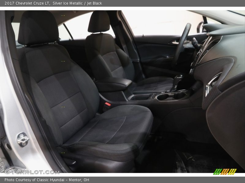 Silver Ice Metallic / Jet Black 2017 Chevrolet Cruze LT
