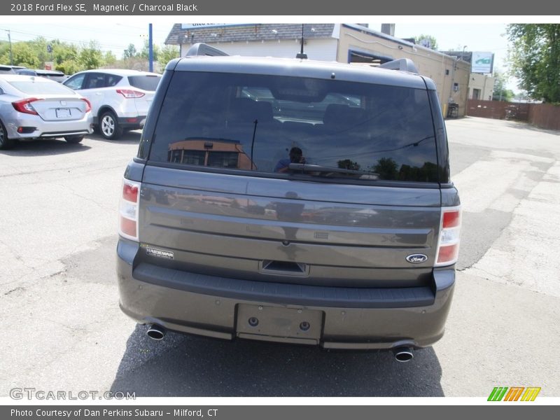 Magnetic / Charcoal Black 2018 Ford Flex SE
