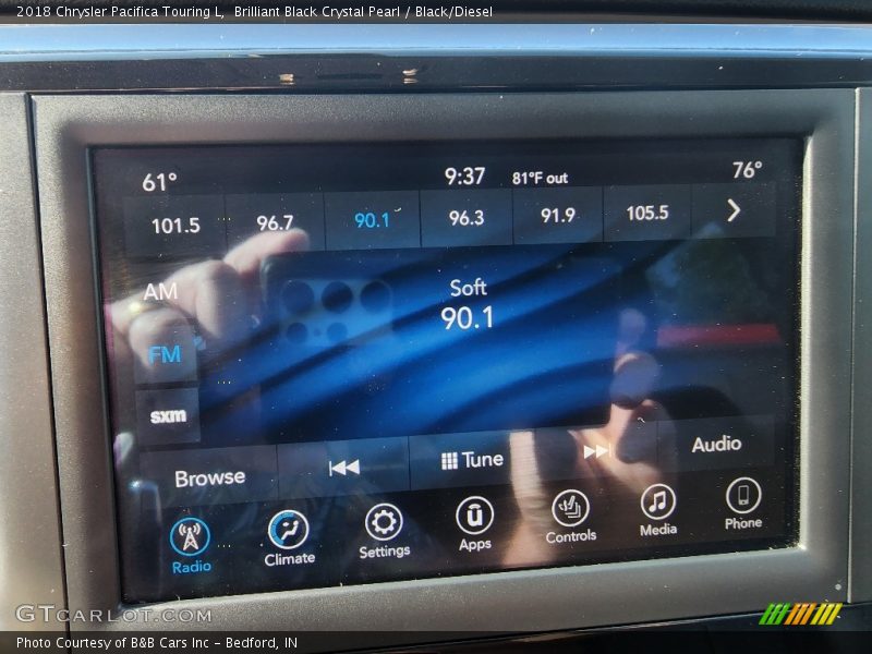 Brilliant Black Crystal Pearl / Black/Diesel 2018 Chrysler Pacifica Touring L