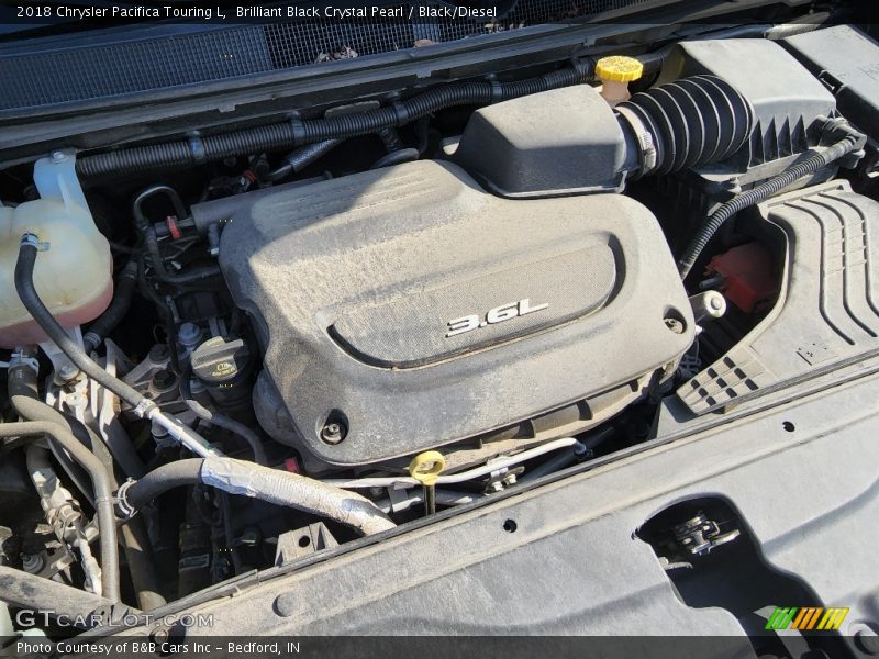 Brilliant Black Crystal Pearl / Black/Diesel 2018 Chrysler Pacifica Touring L