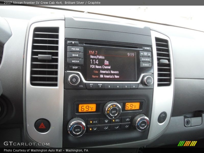 Controls of 2017 Frontier SV Crew Cab 4x4