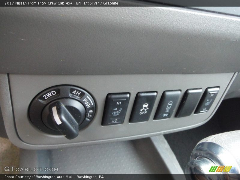 Controls of 2017 Frontier SV Crew Cab 4x4