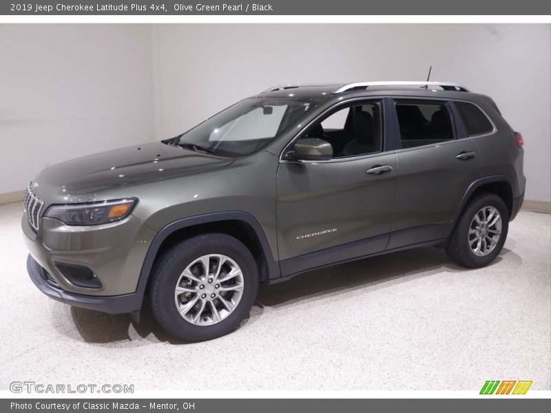 Olive Green Pearl / Black 2019 Jeep Cherokee Latitude Plus 4x4