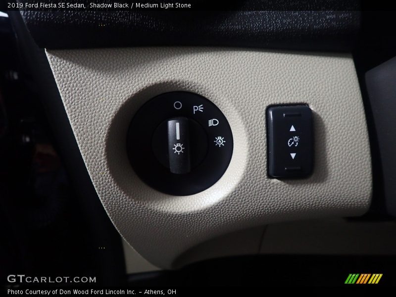 Shadow Black / Medium Light Stone 2019 Ford Fiesta SE Sedan