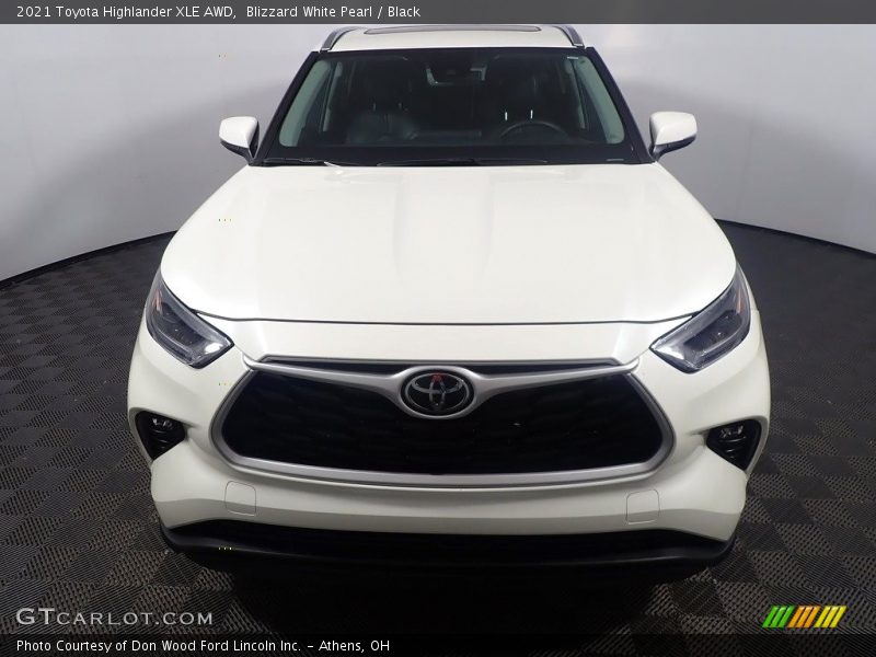 Blizzard White Pearl / Black 2021 Toyota Highlander XLE AWD