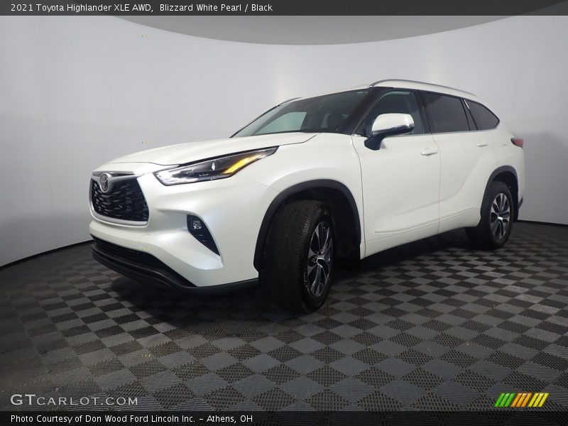 Blizzard White Pearl / Black 2021 Toyota Highlander XLE AWD