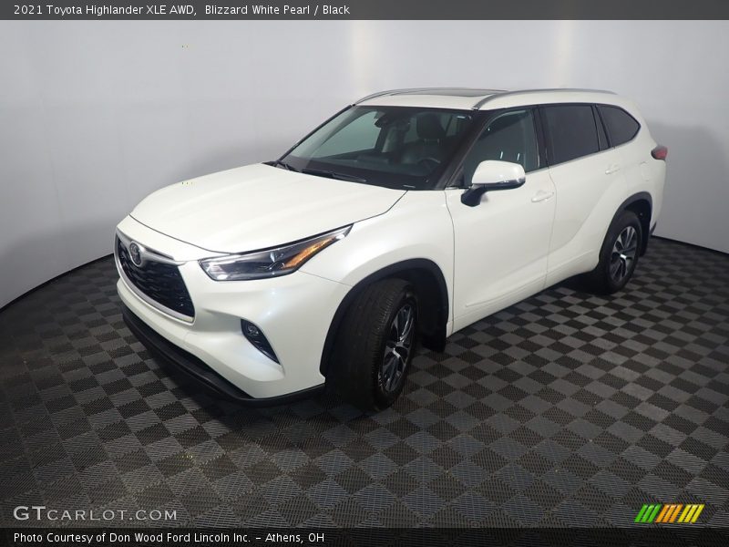 Blizzard White Pearl / Black 2021 Toyota Highlander XLE AWD