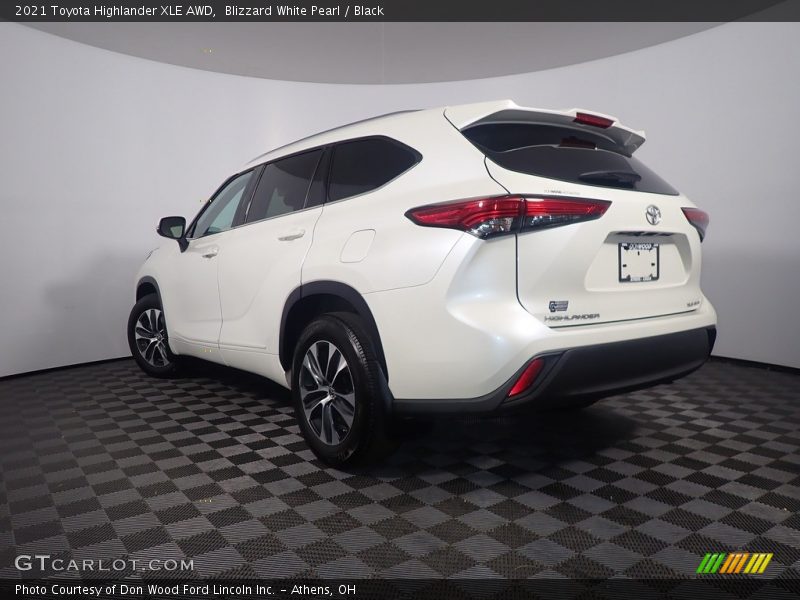 Blizzard White Pearl / Black 2021 Toyota Highlander XLE AWD