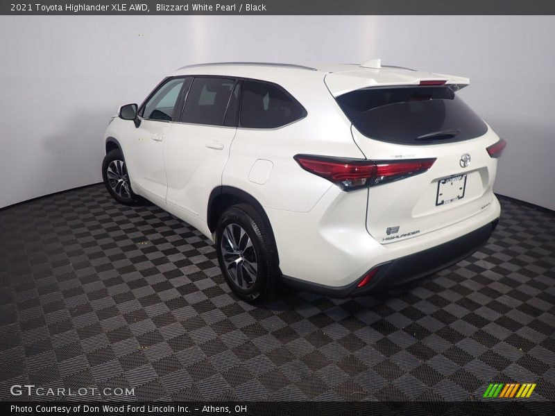 Blizzard White Pearl / Black 2021 Toyota Highlander XLE AWD