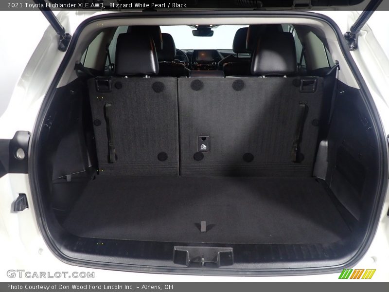Blizzard White Pearl / Black 2021 Toyota Highlander XLE AWD