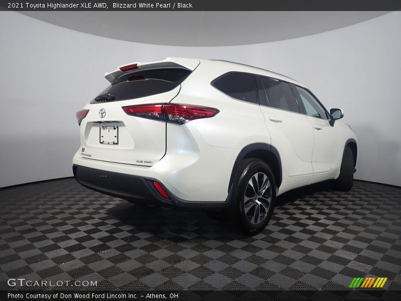 Blizzard White Pearl / Black 2021 Toyota Highlander XLE AWD
