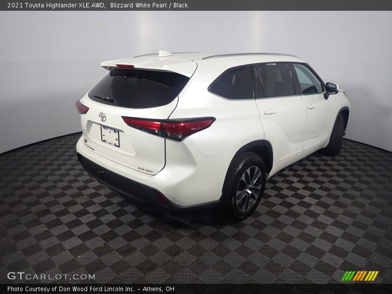 Blizzard White Pearl / Black 2021 Toyota Highlander XLE AWD