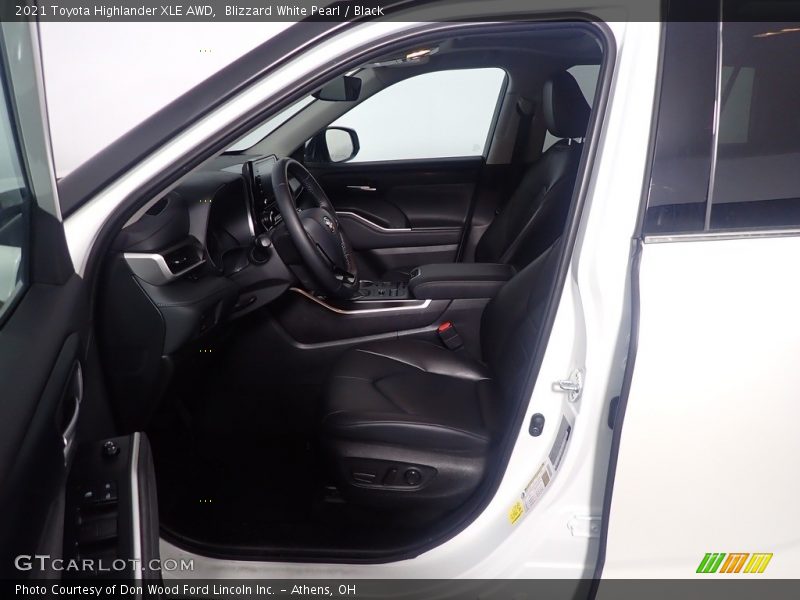 Blizzard White Pearl / Black 2021 Toyota Highlander XLE AWD