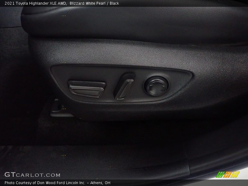 Blizzard White Pearl / Black 2021 Toyota Highlander XLE AWD