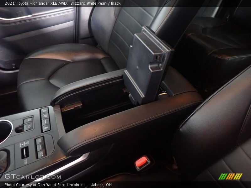 Blizzard White Pearl / Black 2021 Toyota Highlander XLE AWD