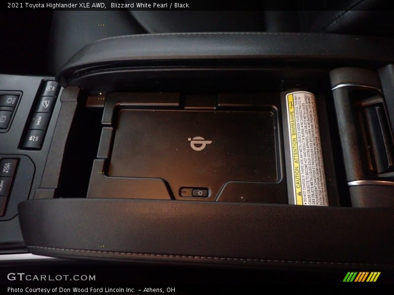Blizzard White Pearl / Black 2021 Toyota Highlander XLE AWD