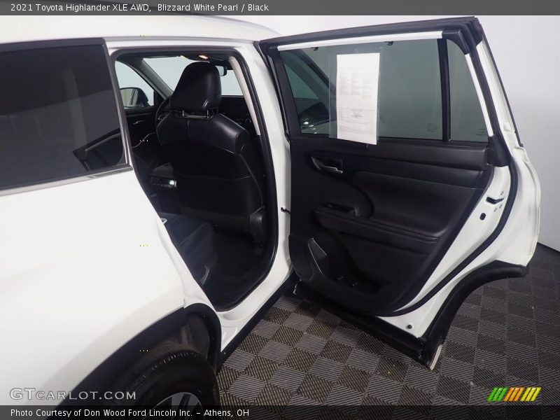 Blizzard White Pearl / Black 2021 Toyota Highlander XLE AWD