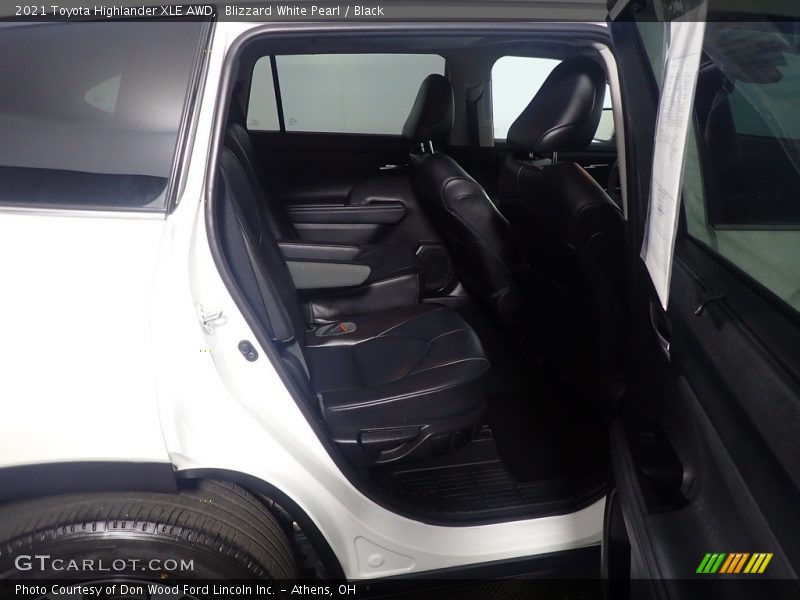 Blizzard White Pearl / Black 2021 Toyota Highlander XLE AWD